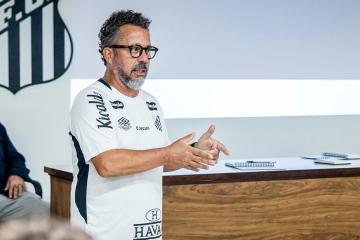 Santos presentó a Cléber Xavier como su nuevo entrenador