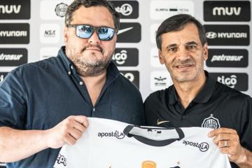 Bustos fue presentado en Olimpia: "Hoy estoy en el lugar donde quiero estar"