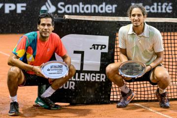 Conner Huertas del Pino se quedó con el título de dobles del Challenger de San Miguel