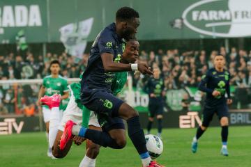 Sin Aguilar, Lommel cayó ante La Louviére por la segunda división de Bélgica