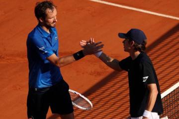 De Miñaur eliminó a Medvedev en Montecarlo