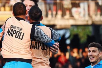 Napoli venció a Monza y alcanzó la cima de la Serie A junto al Inter