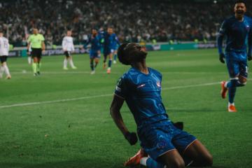 Chelsea tomó ventaja con autoridad: 3-0 sobre Legia en cuartos de Conference League