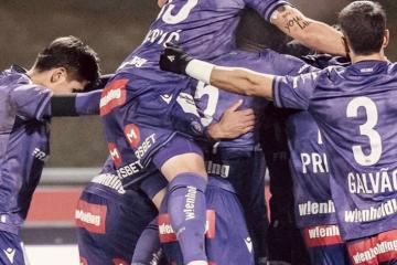 Matteo Pérez Vinlöf ingresó en el triunfo de Austria Viena sobre Sturm Graz por el fútbol austriaco