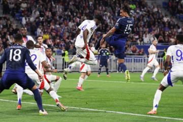 Manchester United iguala 2-2 con Lyon en la ida de los cuartos de Europa League