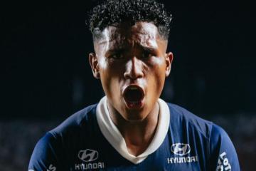 Velásquez tras debut en la Libertadores: "Me pidieron jugar con confianza y sin complicarme"