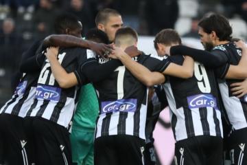 PAOK venció 2-1 a Olympiakos sin la presencia de Sergio Peña