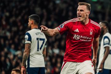 Nottingham Forest venció al Tottenham y está tercero en la tabla