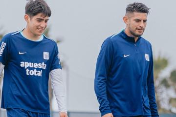 ¡Qué lujo! Carlos Zambrano entrenó hoy junto a su hijo Luciano, quien juega en la U18 de Alianza
