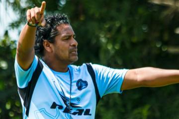 Acasiete: "Jugamos un gran partido, el orden defensivo fue clave del triunfo"