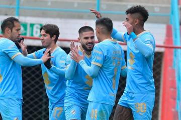 Atención, Cristal: Bolívar goleó a ABB por la liga boliviana