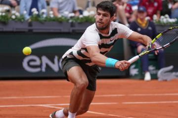 Alcaraz debutó con victoria en Roland Garros