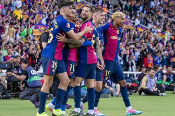 Barcelona venció por 4-3 al Real Madrid y quedó a un paso del título