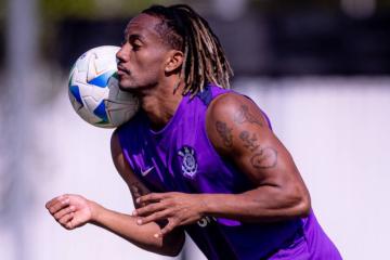 Previo a la quinta jornada del Grupo C de la Copa Sudamericana, Corinthians visitará mañana desde las 5:00 p.m. al colero Racing Montevideo y el peruano André Carrillo estaría desde el inicio.  El cuadro brasileño está tercero con 5 unidades y urge de la victoria, de lo contrario podría quedar eliminado del certamen. En el segundo puesto está América de Cali de Luis Ramos con 6 unidades y hoy recibe al líder Huracán (10).  Cabe indicar que la 'Culebra' Carrillo ha jugado los cuatro duelos previos de la fase