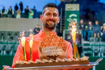 Novak Djokovic celebró su cumpleaños clasificando a ‘semis’ del Torneo de Ginebra