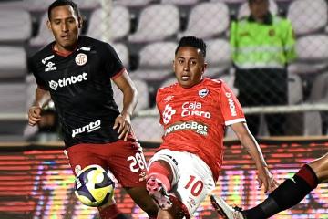 Zoe Ganoza: "Nadie de Emelec se comunicó con Cienciano para ver situación de Cueva"