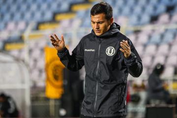 Vélez: “Seguimos con el mismo objetivo, este partido no define nada todavía”