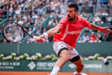 Novak Djokovic avanzó a la final y buscará su título 100 en Ginebra