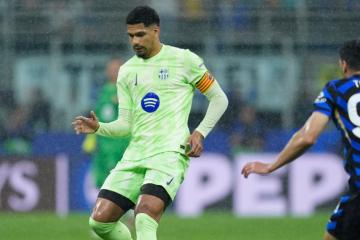 Araújo tras eliminación en Champions: "Somos Barça, volveremos más fuertes"