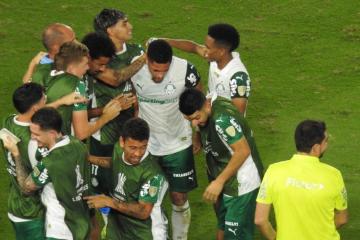 Palmeiras ganó en Paraguay y ya está en octavos de final