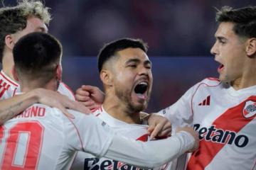 (VIDEO) River Plate goleó a Barracas Central y avanzó en Apertura argentino