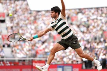 Carlos Alcaraz venció a Bautista y jugará la gran final de Queen's