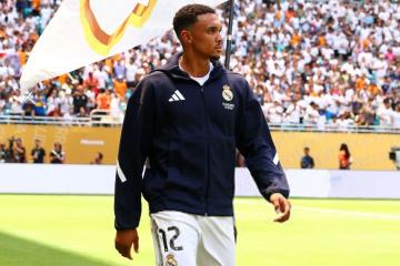 Alexander-Arnold: "Estoy muy contento de haber debutado"