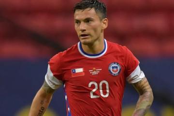 Charles Aránguiz será baja en Chile por lesión