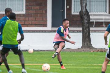 Pdte. de Emelec: "Cueva está habilitado y podrá jugar mañana"