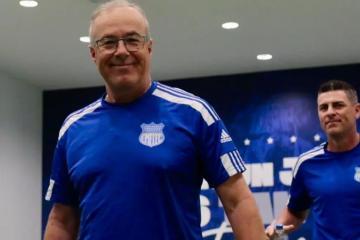 Célico informó que además de Cueva, llegarán más refuerzos a Emelec