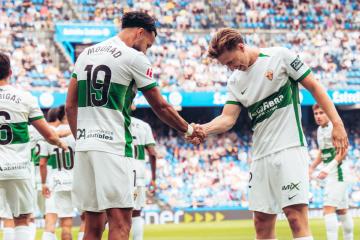 Elche venció a La Coruña y aseguró su regreso a La Liga