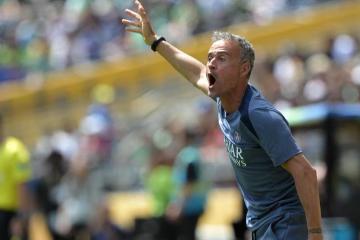 Luis Enrique sobre campos de juego: "Dista mucho de los estadios de Europa"