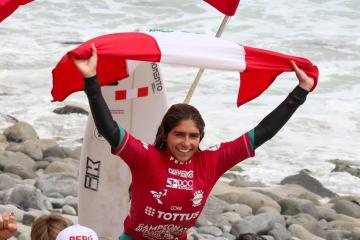 Artieda se convirtió en la campeona más joven en la historia del Panamericano de surf