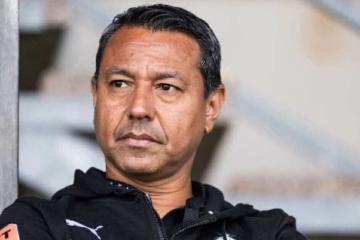 Nolberto Solano fue designado como nuevo entrenador de Pakistán