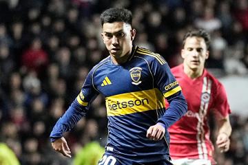 Advíncula fue titular en el empate de Boca Juniors ante Argentinos Juniors