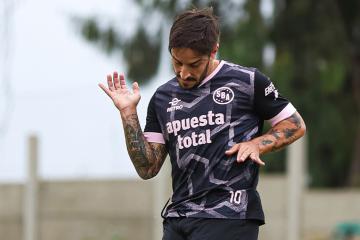 Hohberg: “Por dos jugadas puntuales se nos escapó el partido que lo teníamos controlado”