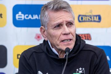 Autuori: "La entrada y salida de jugadores en una plantilla es normal en todas partes"