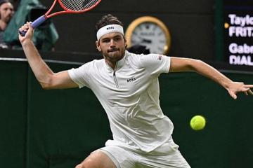 Fritz logró otro sufrido triunfo en Wimbledon