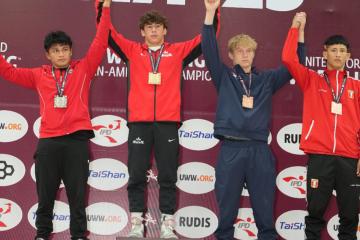 La selección peruana de lucha viene teniendo una destacada actuación en casa en el Panamericano Sub 20 que se ha venido desarrollando en el Polideportivo 3 de la Videna y cerrará este domingo 13.  Este sábado, Abel Sánchez y Anthony Molina sumaron dos preseas más al colgarse cada uno la de bronce en el estilo libre masculino. Esta es su segunda medalla tras obtener una de oro en estilo grecorromano.  El primero derrotó a Fernando López de Guatemala en la categoría -57kg, mientras que el segundo se impuso al