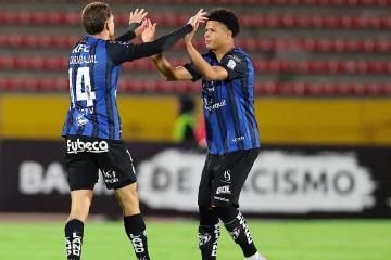 IDV goleó 4-0 a Vasco y puso pie y medio en octavos de la Sudamericana