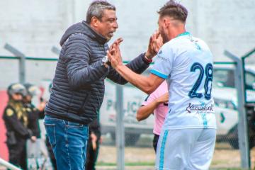 José Soto dejó de ser técnico de Deportivo Llacuabamba