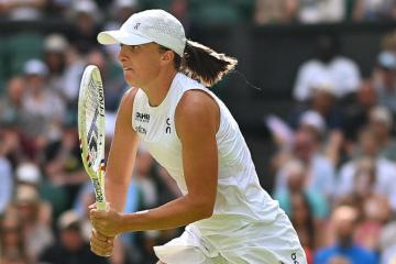 Swiatek ganó y avanzó en Wimbledon