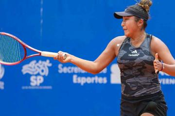 ¡Pasó a octavos! Romina Ccuno debutó con triunfo en el W15 Santiago 2