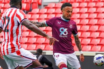 Oliver Sonne no fue tomado en cuenta para amistoso que perdió Burnley ante Stoke