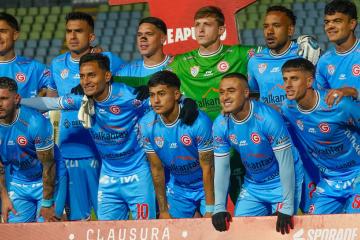 Zubczuk: “Seguimos invictos, pero el objetivo es clasificar a un torneo internacional”