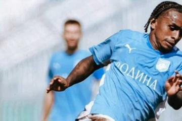 Yordy Reyna participó en el empate del Rodina Moscow