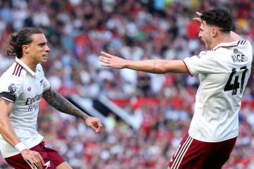 Arsenal se impuso al Manchester United en Old Trafford