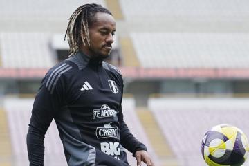 Carrillo sobre sistema de línea de 3 en la selección: "No nos adaptamos tan bien, sentíamos que atacábamos sin fuerza"