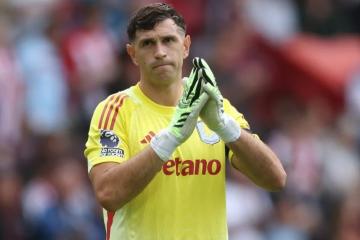 Manchester United ya tendría arreglo con 'Dibu' Martínez