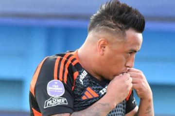 Pdte. de Emelec: "Lucharemos para que el próximo año Cueva continúe en el club"